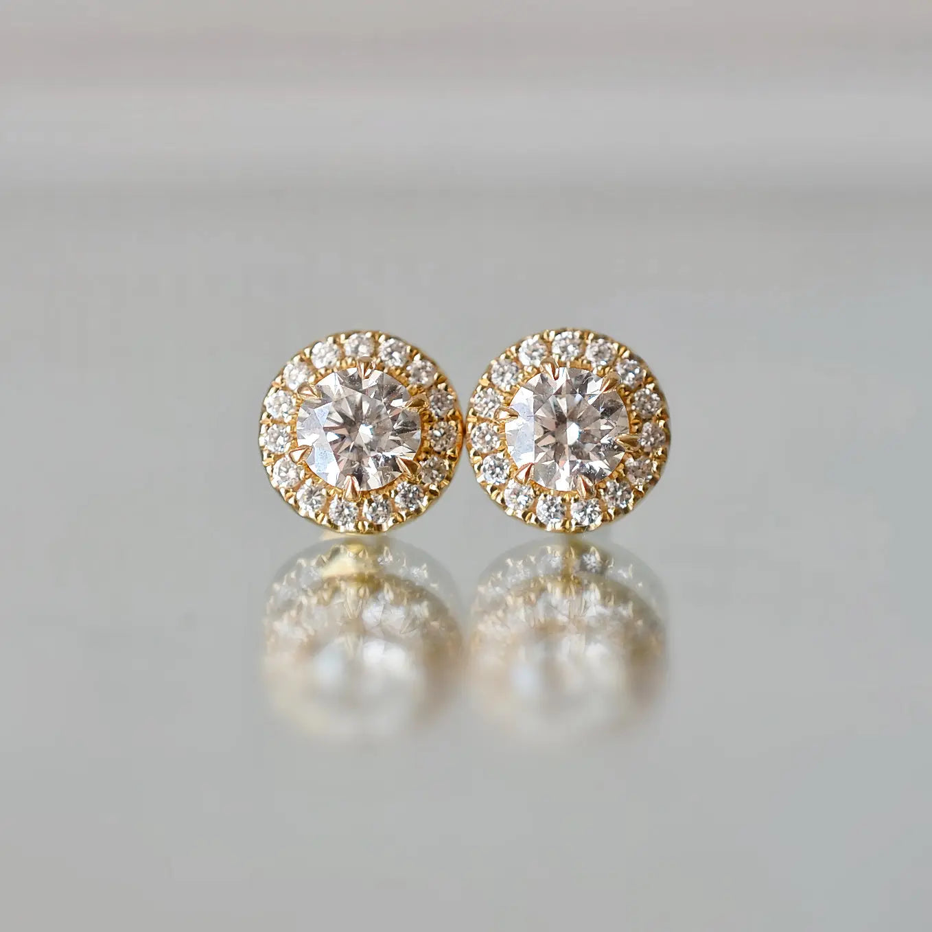 Boucles d'oreilles Elise - Diamant de laboratoire - Rond 0,5 carat (2 X) - Halo modulable - Or jaune 18K Diamelys