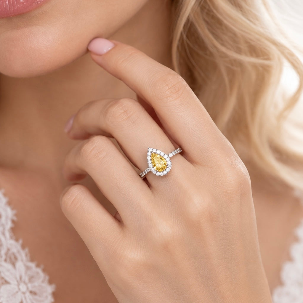 Bague Solène – diamant jaune de laboratoire taille poire – personnalisable