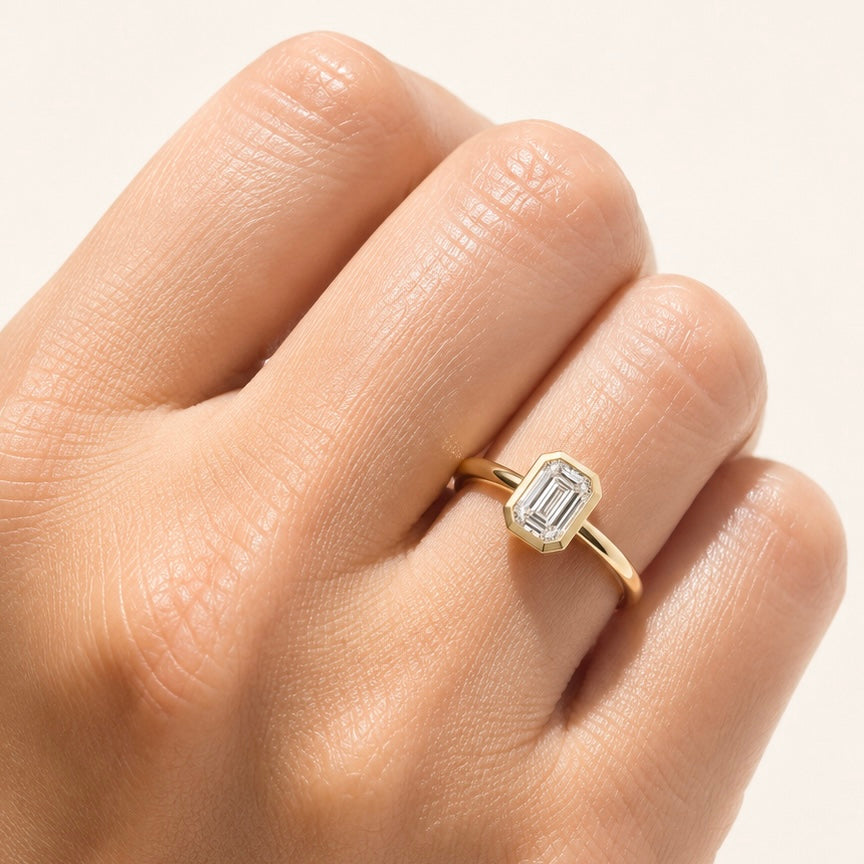 Bague Alix – Diamant de laboratoire taille émeraude – Personnalisable