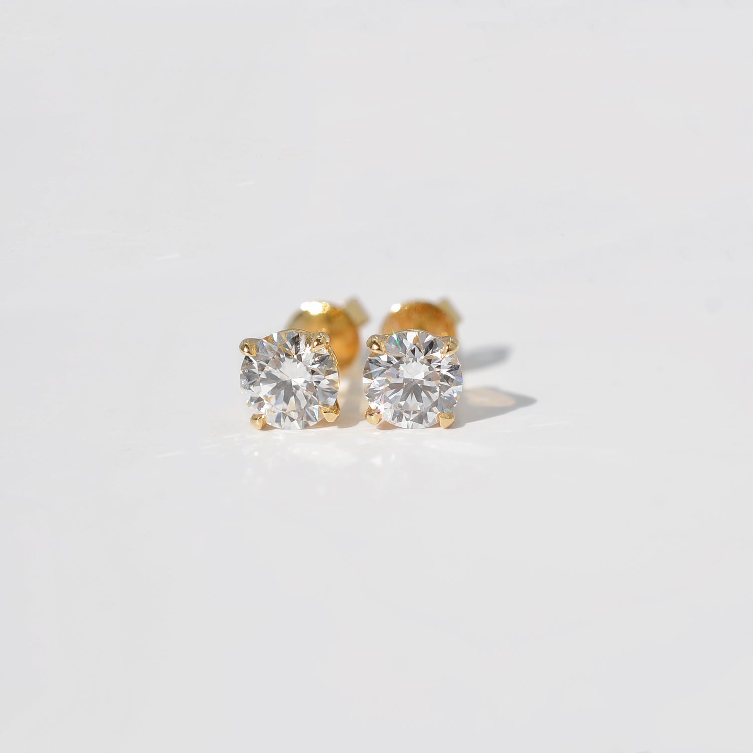Alia Earrings – Lab-grown diamond - 0.55 carat (2x) - Round - 18K yellow gold