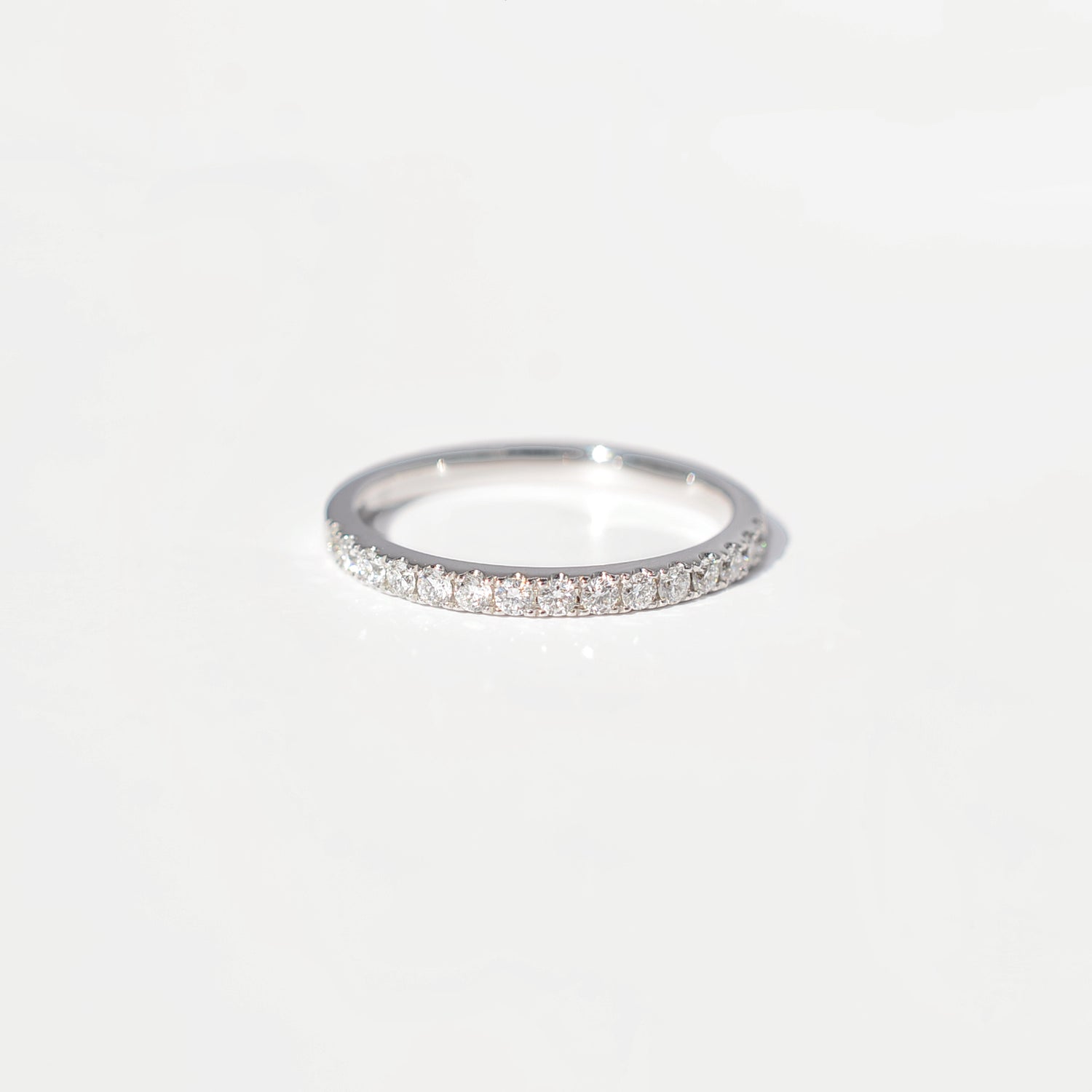 Alliance Brille – Lab-grown diamond – 0.27 carat – Round – 14K white gold – size 52