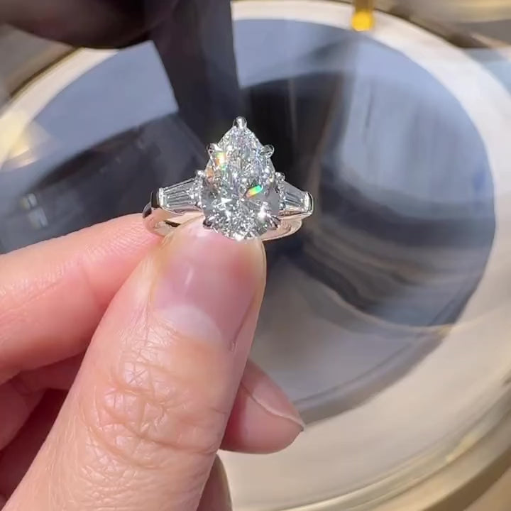 Bague Isaline – Diamant de laboratoire taille poire – Personnalisable